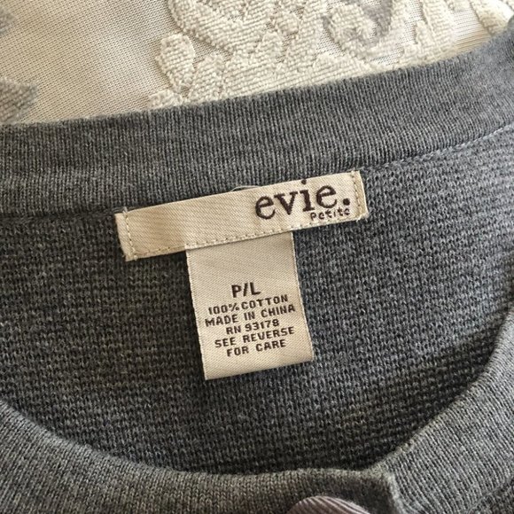 Evie. Cropped Cardigan Sweater - Picture 8 of 8